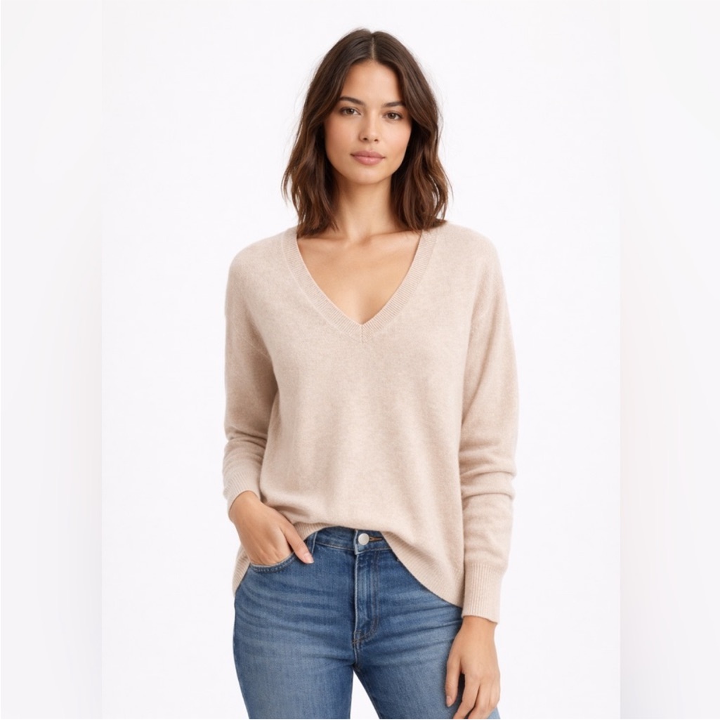 V-Neck Cashmere Sweater In Beige - Women